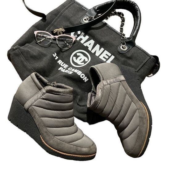 BOOTS, Boots and More Boots On Sale!! - Picture 6 of 8